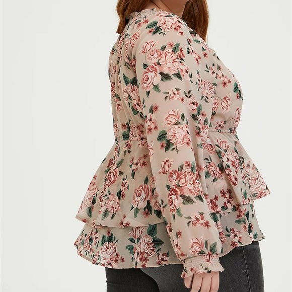 Torrid FLORAL CHIFFON DRAWSTRING DOUBLE LAYER TOP NWT sz 2 - Picture 2 of 7